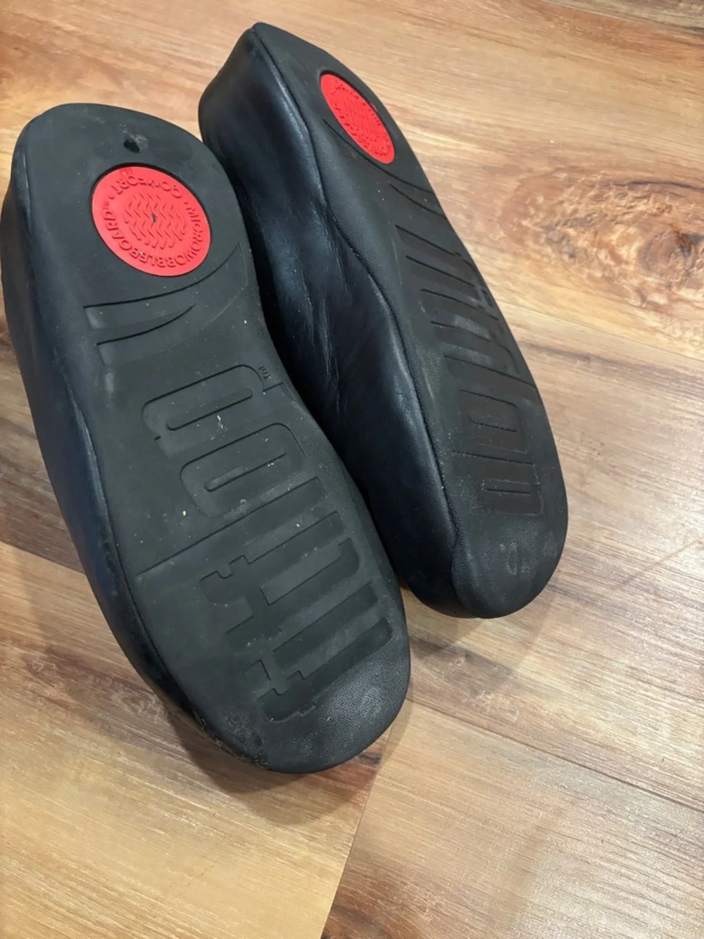 Fitflop  Black Leather Slip-On Clogs size 6 - Picture 4 of 4